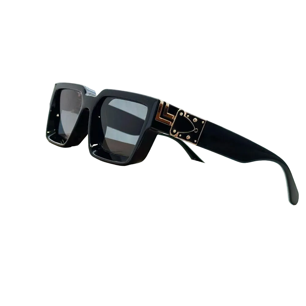 Black Carauana Millionaire GO1 with decorative strap on a cardboard box