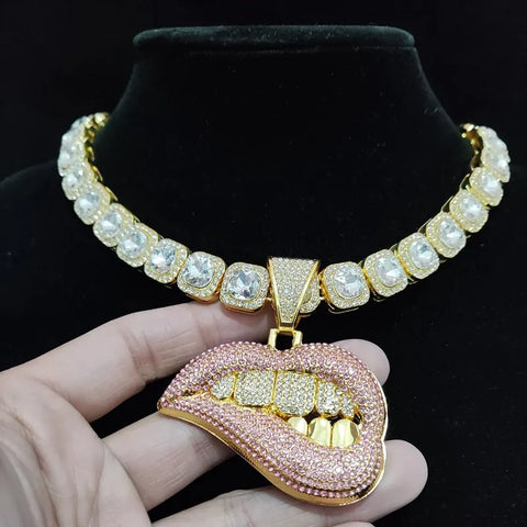 ZIDOM Bite Lip Necklace – Rhinestone Pendant