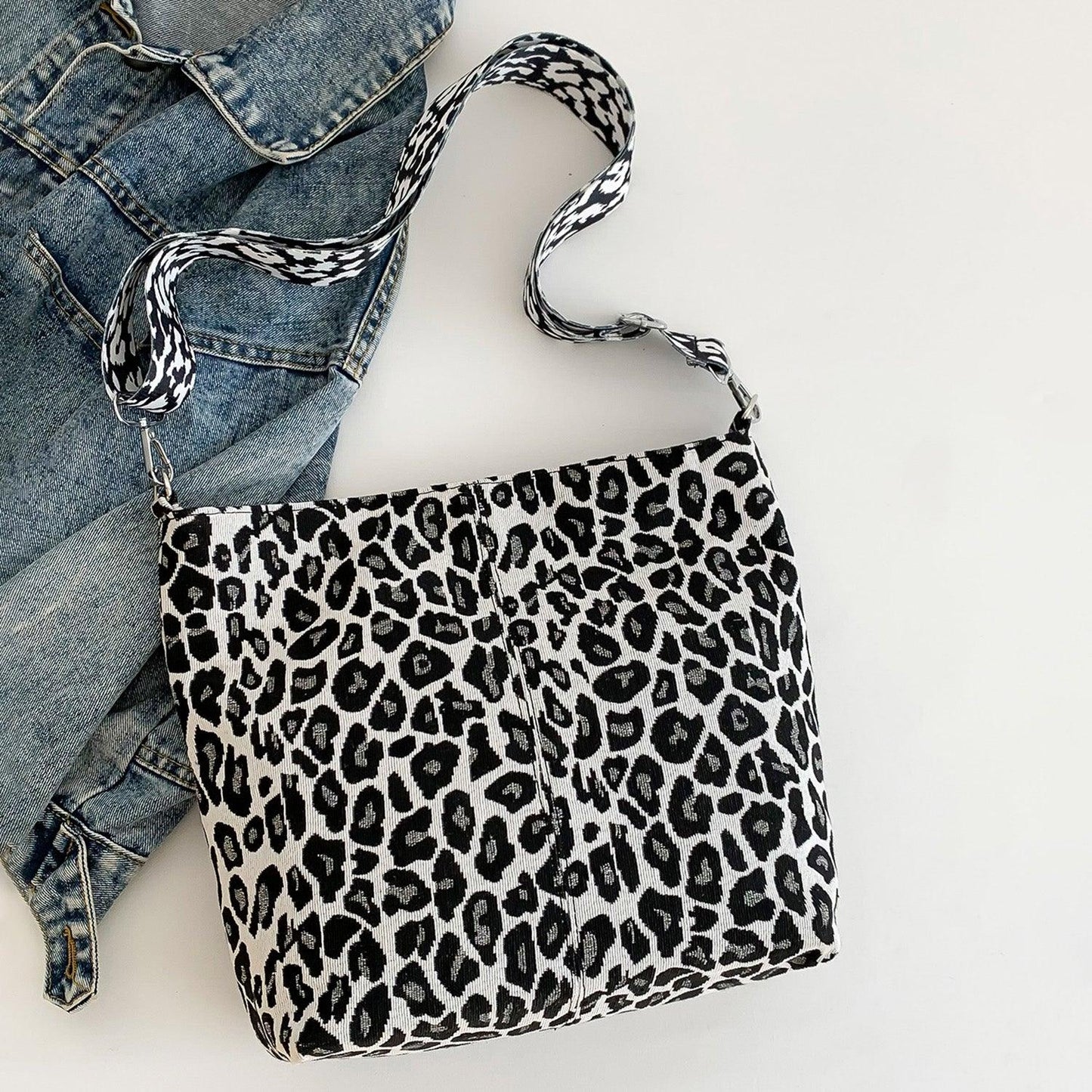 Adjustable Strap Medium Shoulder Bag Carauana Store